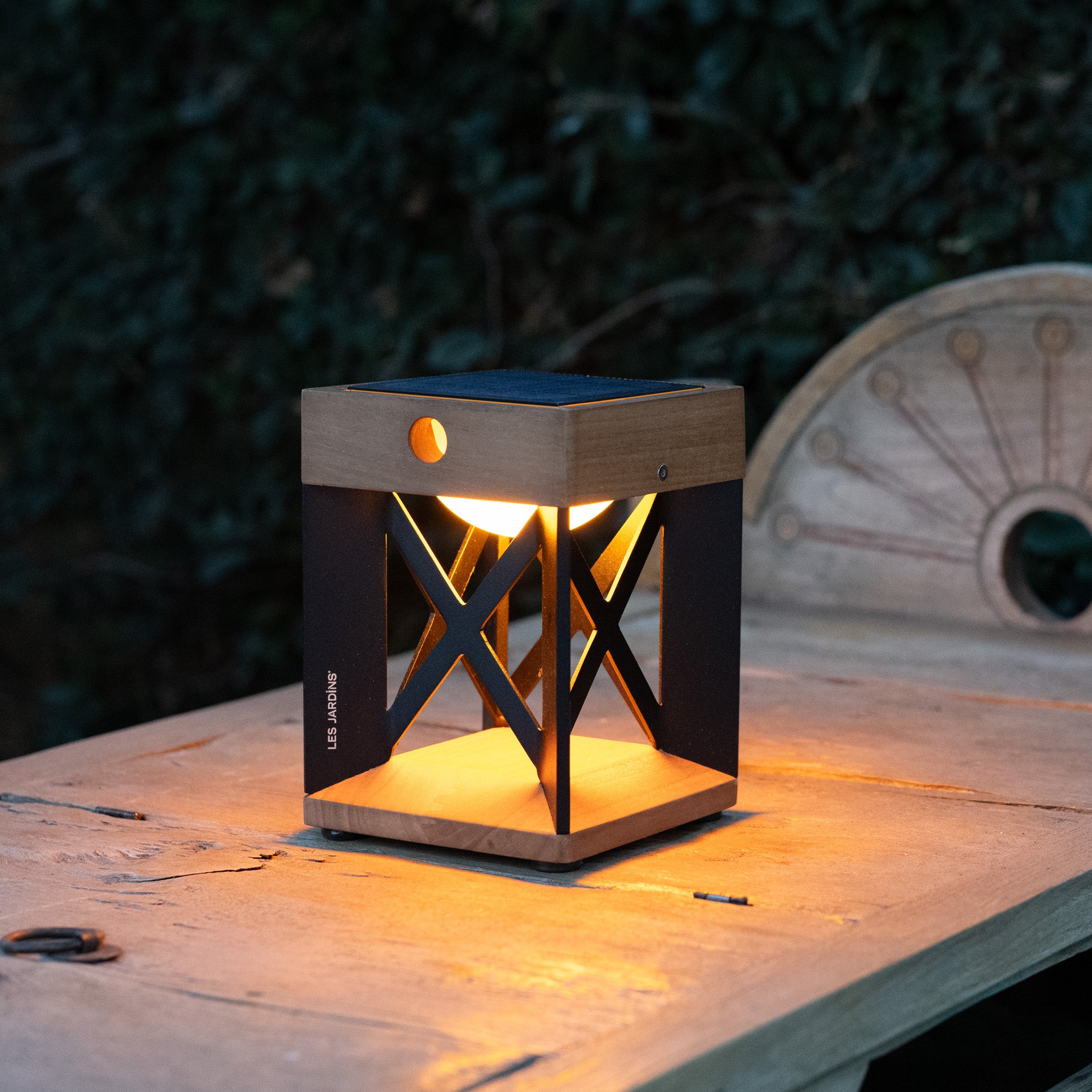 Soho table lamp with ykary solar bulb
